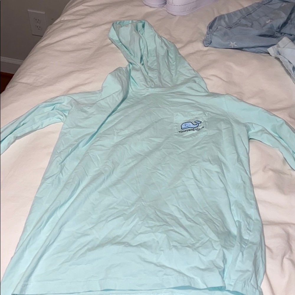 Vineyard Vines hooded long sleeve tee